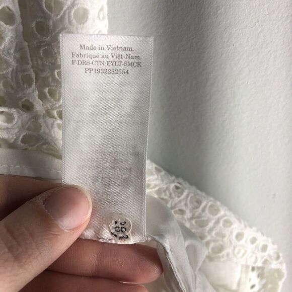 Everlane Size‎ Medium White Eyelet Dress Sleeveless Smocked Shift Sleeveless - Picture 10 of 16